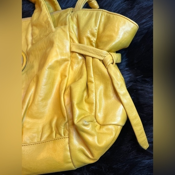 GUCCI RARE YELLOW HANDBAG EUC - Picture 16 of 17